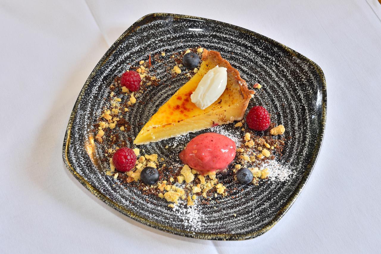 The Roundabout Hotel Pulborough Luaran gambar